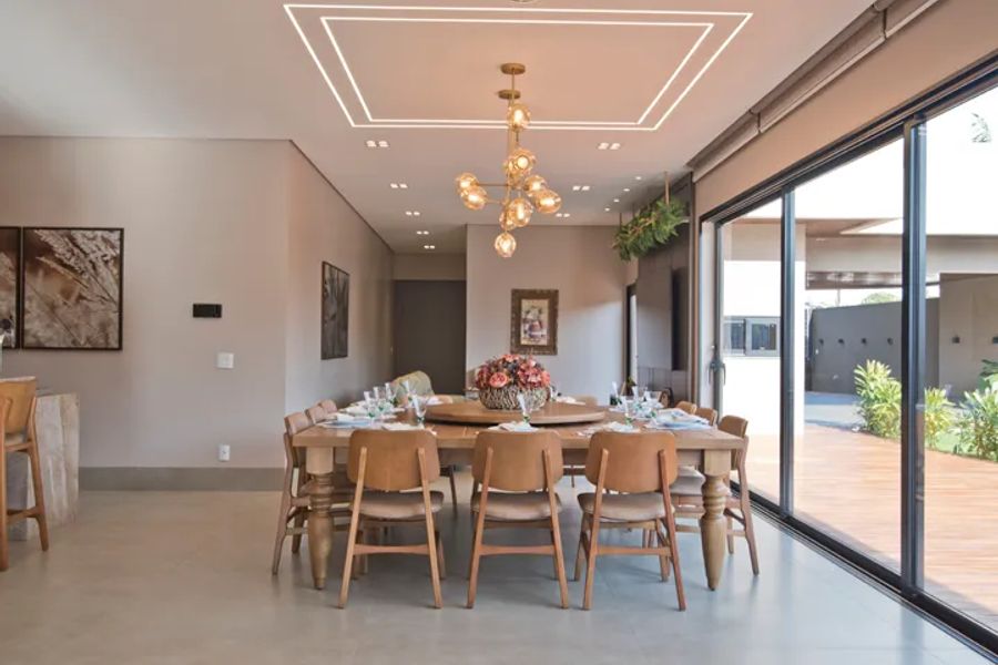 Arquitetura de interiores em Rio Brilhante MS: sala de estar projetada por Juliana Saraiva